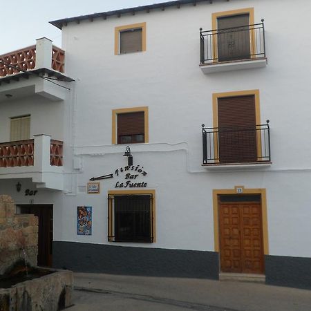 Pension La Fuente Yegen Exterior foto