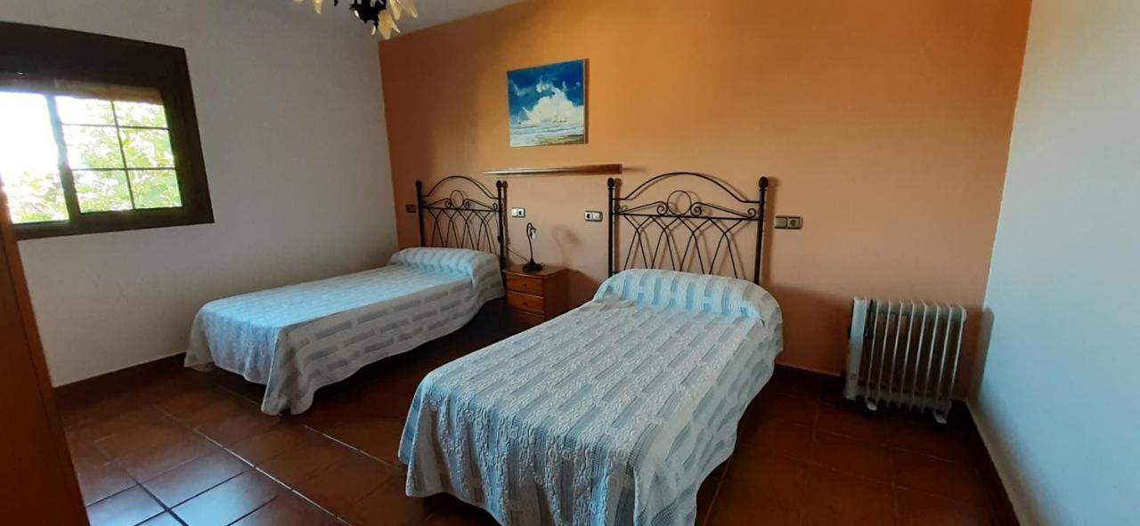 Pension La Fuente Yegen Exterior foto