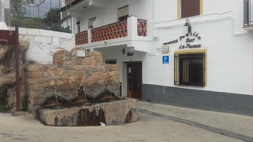 Pension La Fuente Yegen Exterior foto